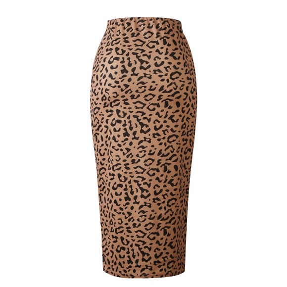 B2G1♦️🆕 Leopard Print Curvy Midi Skirt Brown - Picture 6 of 7